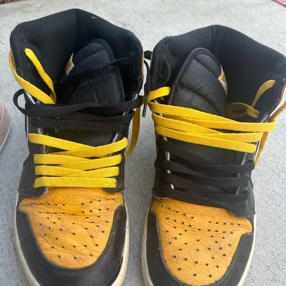Nike Air Jordan Retro High OG yellow taxis men 7.5 black 555088-711 - Picture 6 of 7